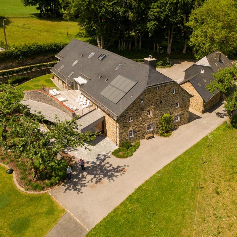 Eine Familie und ihr Haus - Hanshaus